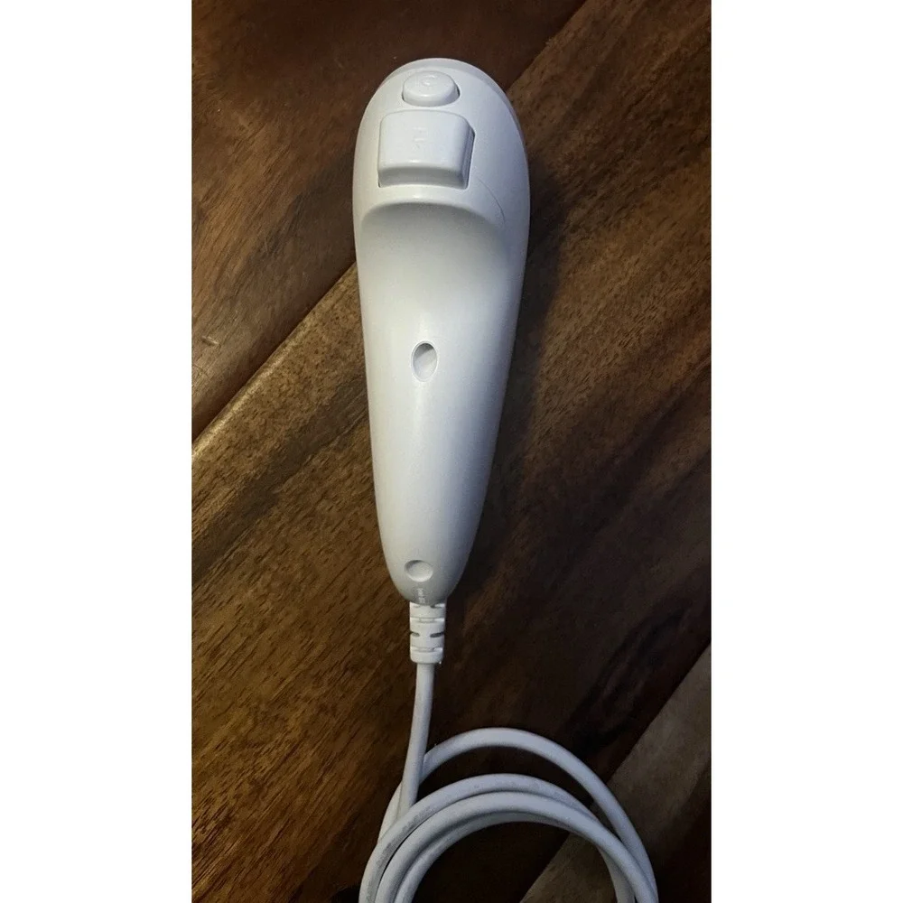 OEM Nintendo Wii White Nunchuck Controller RVL-004 Tested Working